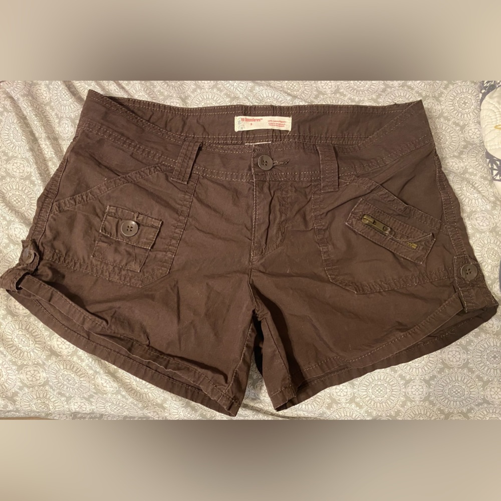 Small brown low waisted cargo shorts